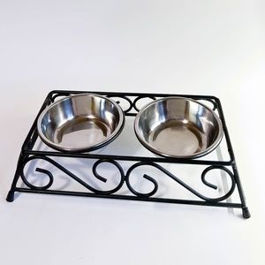 Metal Design Pet Food and Water Bowl Stand